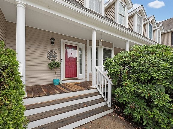 2nd image of 123 Bellwood Cir Unit 123