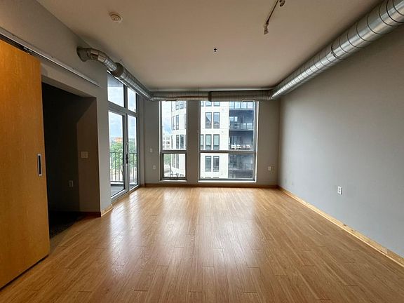 5th image of 1211 Lagoon Ave Unit 405