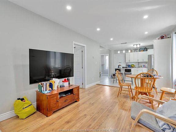 4th image of 1396 Lillian Ave