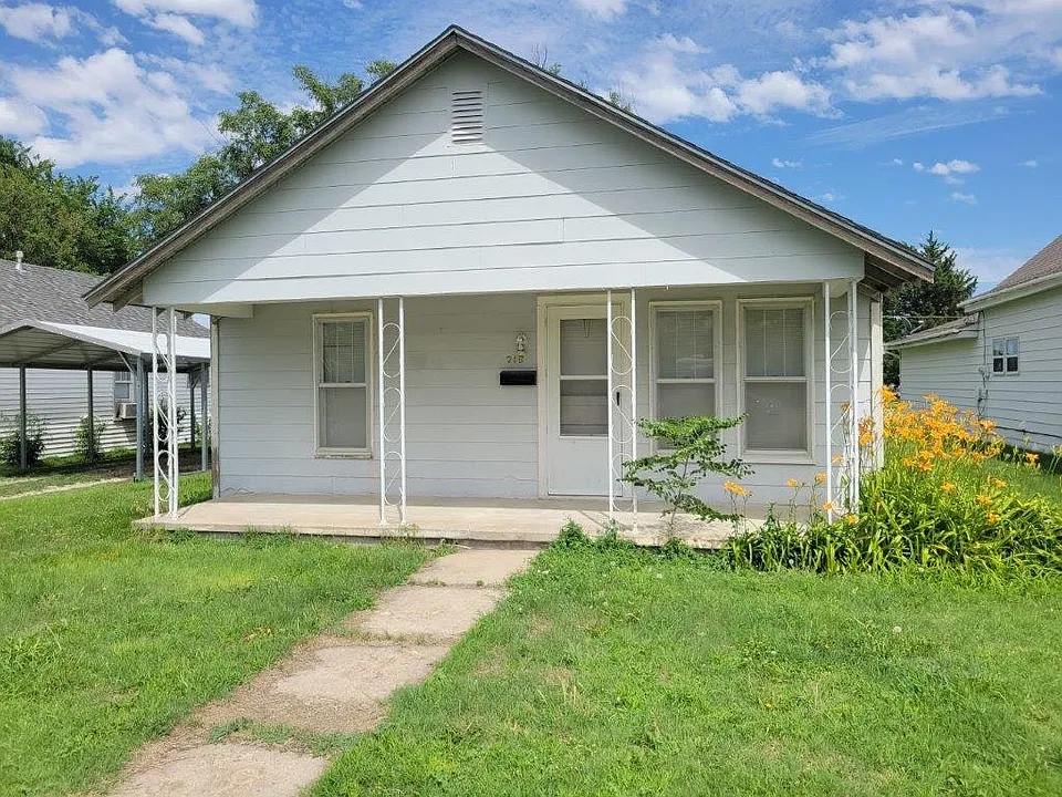 205 S Kansas St