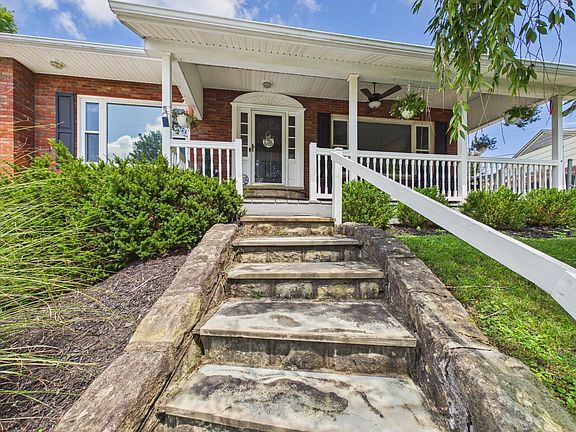 3rd image of 117 Honeysuckle Ln