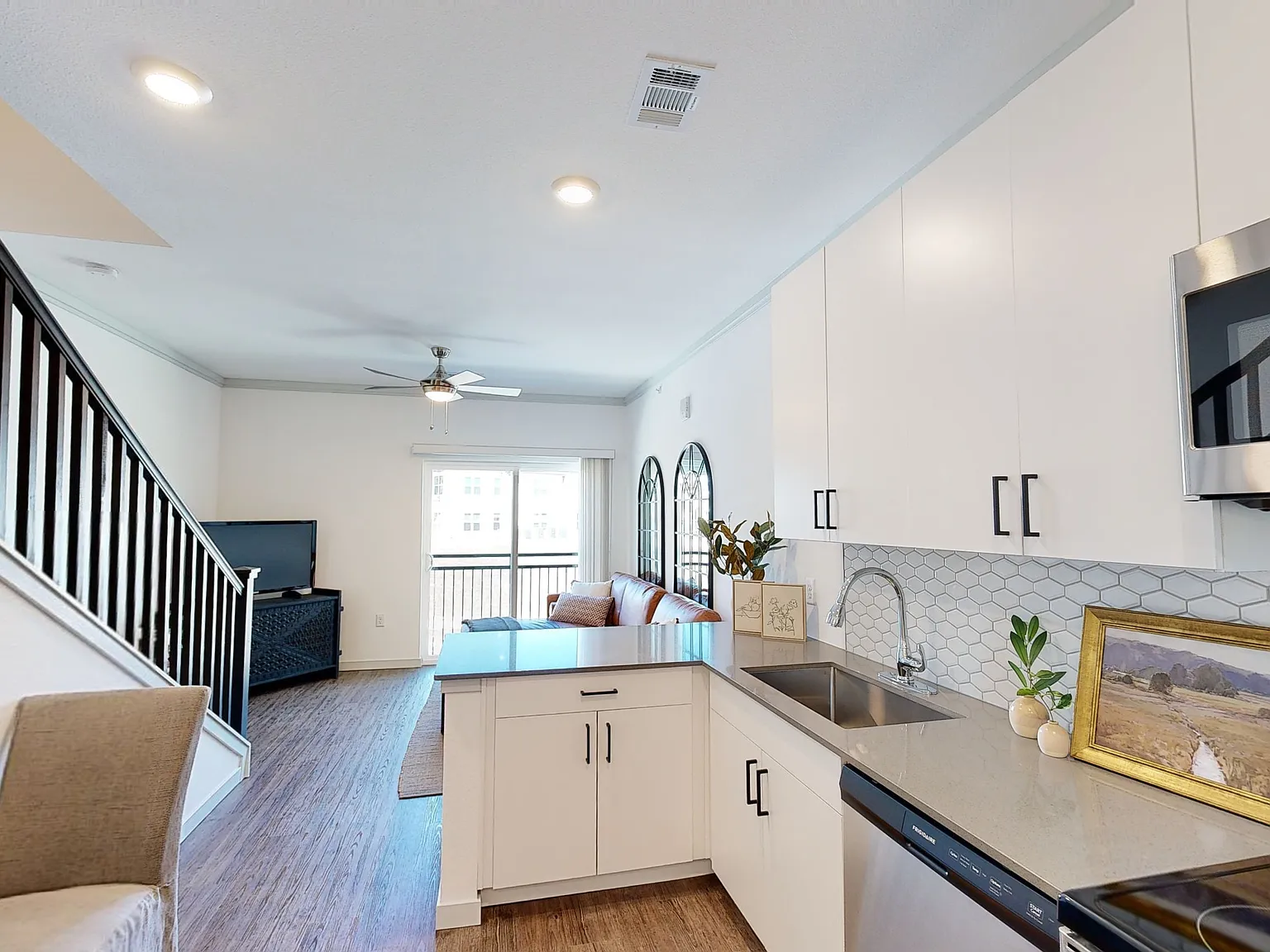 The Prospector Modern Apartments — Photo 3