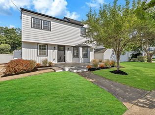 225 Seaford Ave, Massapequa, NY 11758