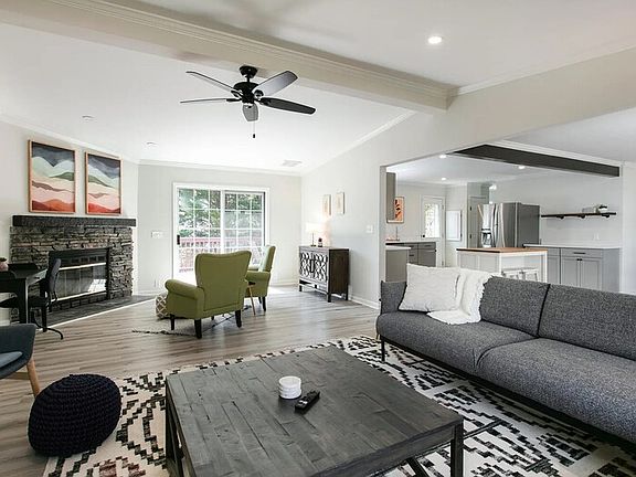 4th image of 488 Onteora Blvd