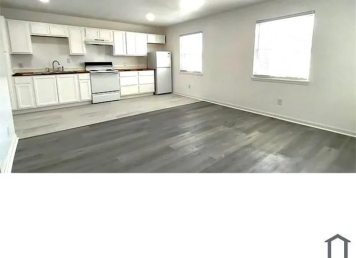 6514 Hackel Dr #6 — Photo 2