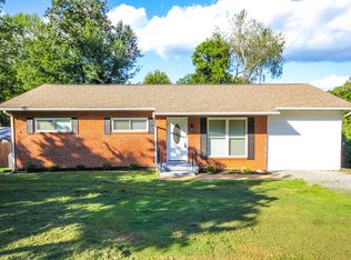 414 Fairlawn Cir, Maryville, TN 37801