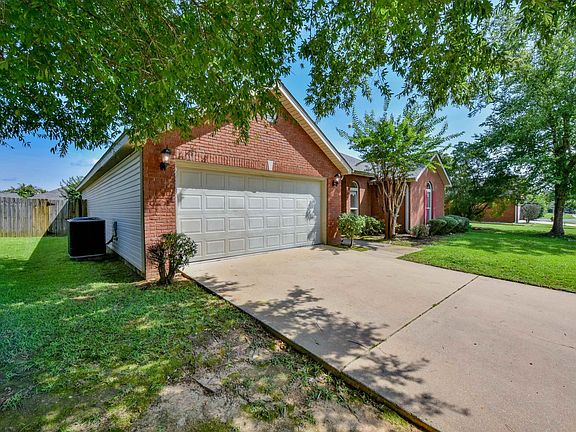 3rd image of 9825 Empress Blvd