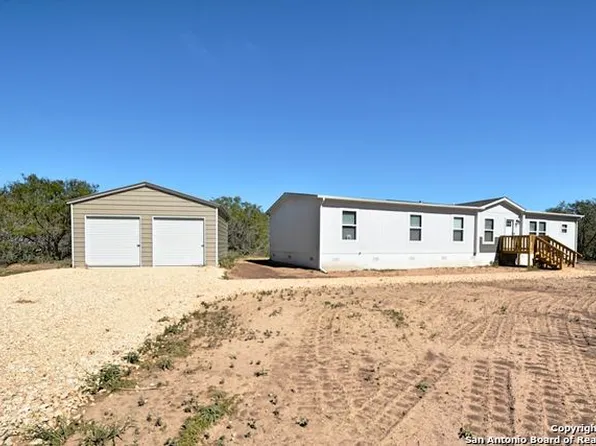 344 Private Road 3492, Gonzales, TX 78629