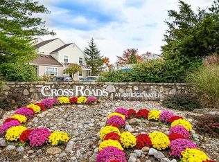 19 Cain Ct, Bridgewater, NJ 08807