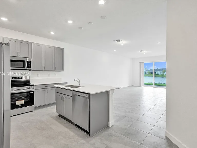 3783 Harborside Ave — Photo 5