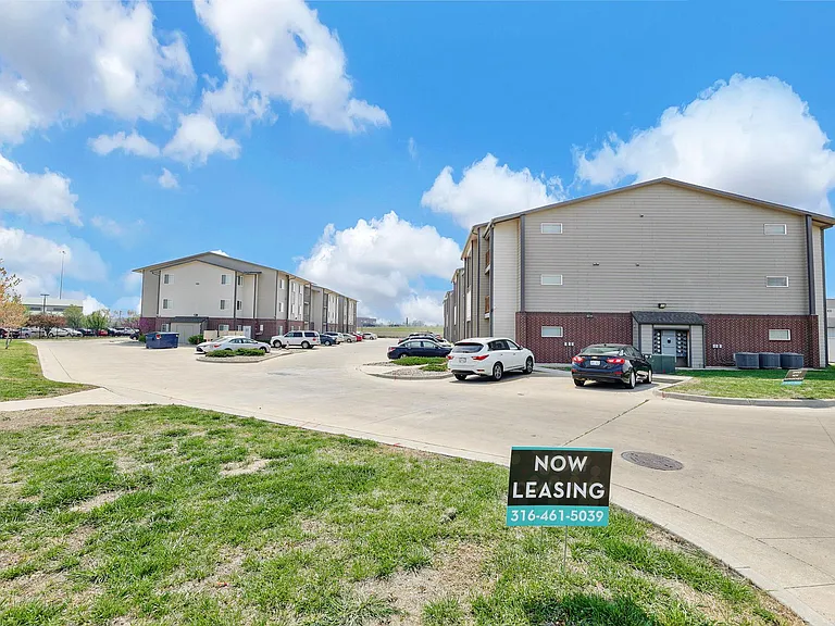 The Flats at Chisholm Creek — Photo 20