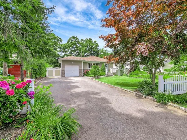 94 Summit Drive, Smithtown, NY 11787