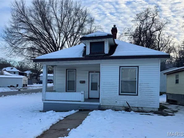 203 E Terrace Ave, Hannibal, MO 63401