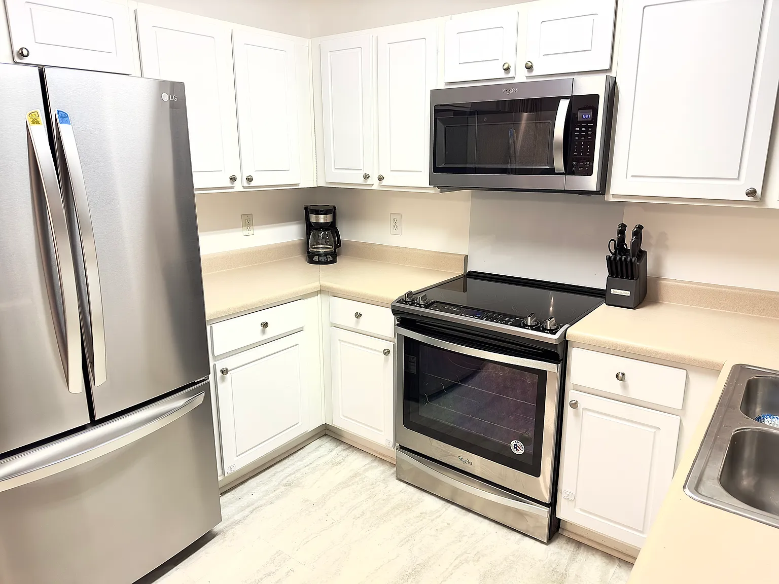 2 bed, 2.5 bath, 1216 sqft, $2,600 — Photo 4