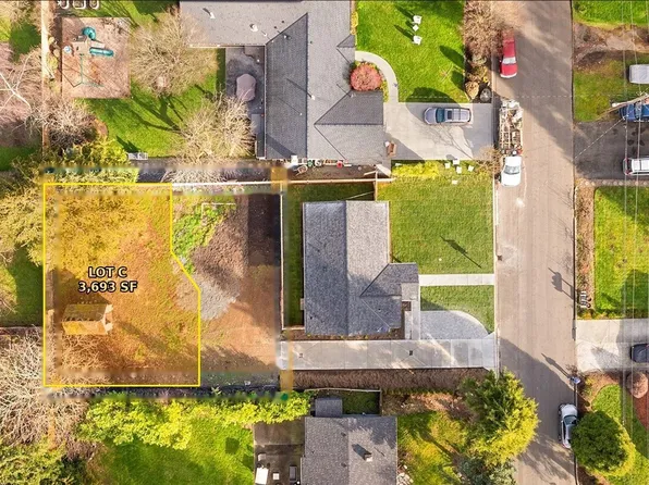 8708 NE 140th Street #C, Kirkland, WA 98034