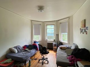 235 Park Dr APT 32, Boston, MA 02215