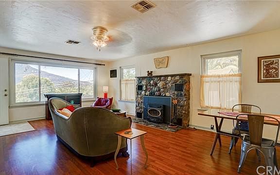 3rd image of 9570 Glenhaven Dr