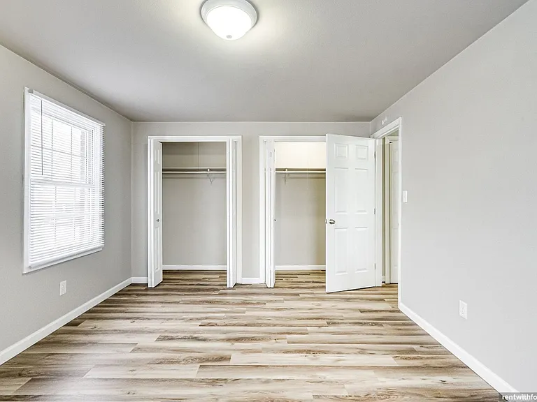 2032 Preble Ave. — Photo 7