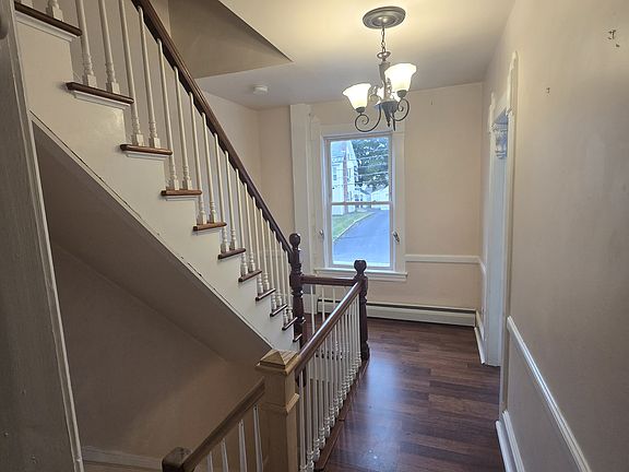 3rd image of 154 Oak St #2