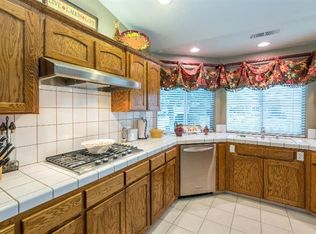 1592 E Granada Ave, Fresno, CA