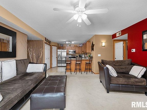 5th image of 3209 S 16th Ave Unit 203