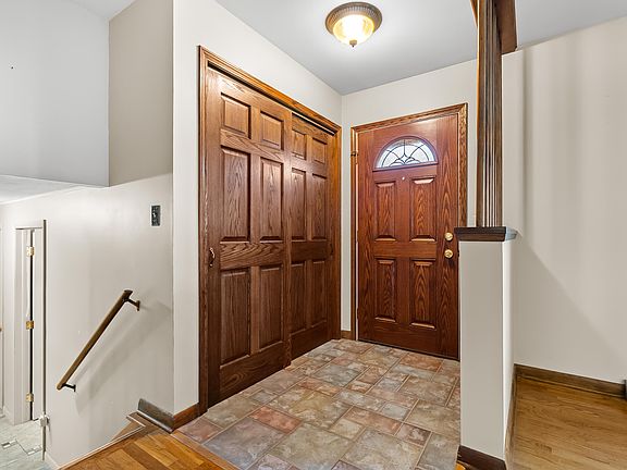 2nd image of 110 Reyn Cir