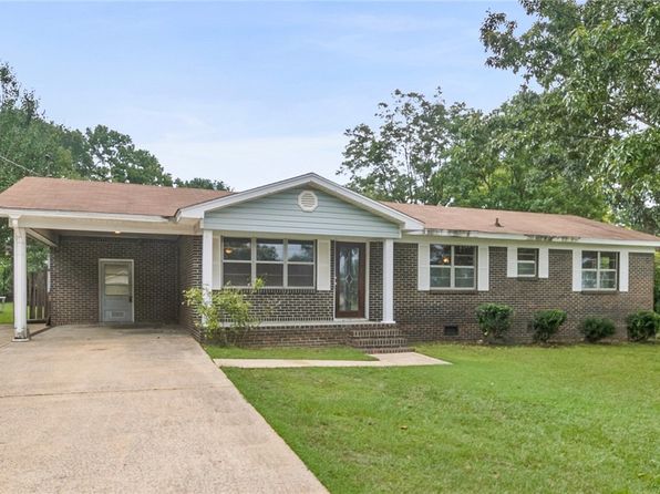 32 Booth Ests, Northport, AL 35473