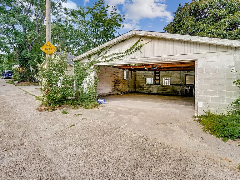 2036 Garrard St — Photo 42