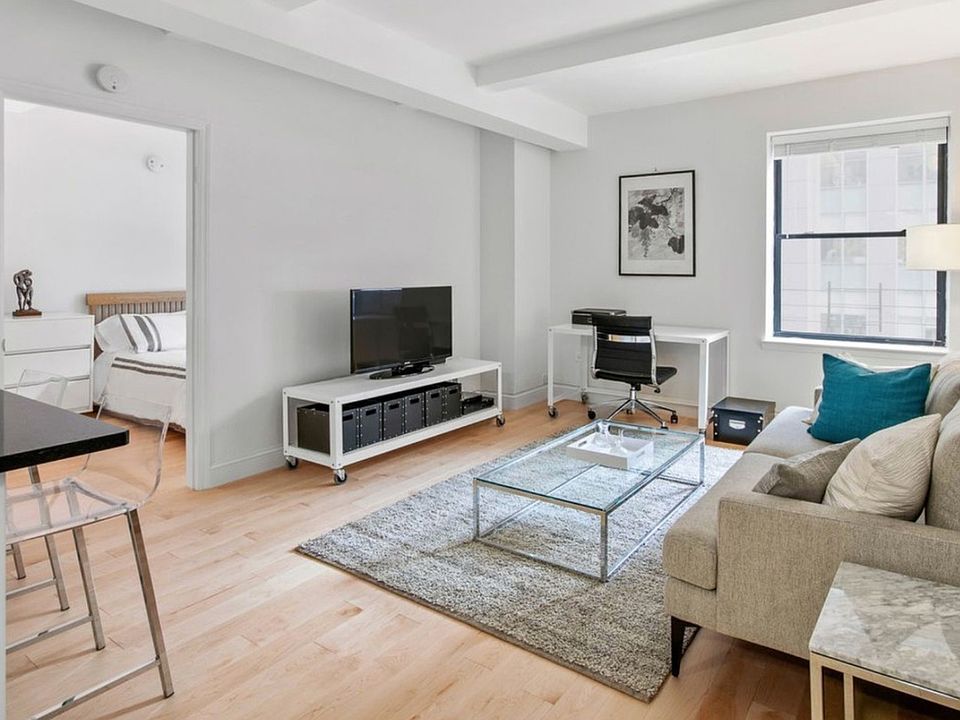 1st image of 150 W 51st St APT 1104