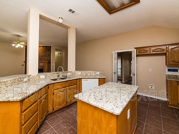 2nd image of 326 Oakhurst Dr