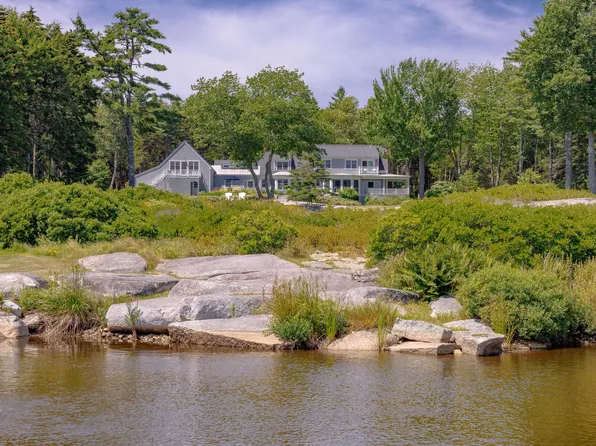541 E Blue Hill Road, Blue Hill, ME 04614