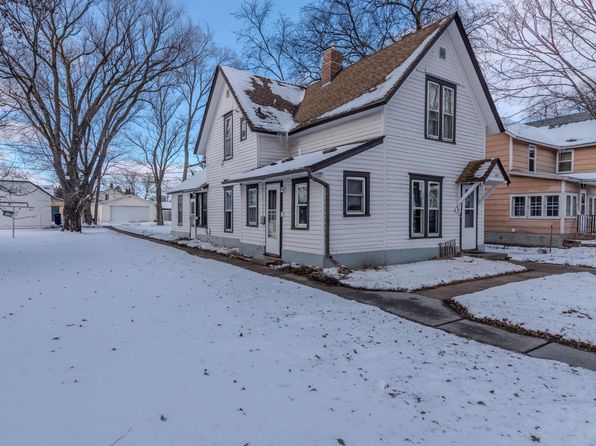 719 4th St NE, Little Falls, MN 56345