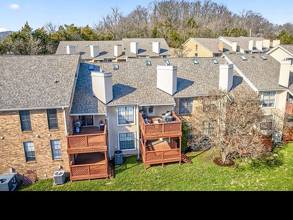 4th image of 125 Villa View Ct