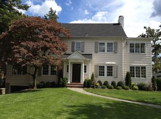 510 Manor Ridge Rd, Pelham, NY 10803