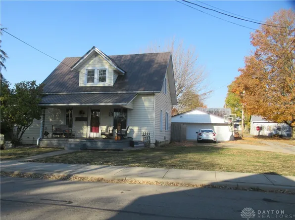 213 E Wayne St, New Madison, OH 45346