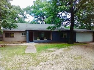 90 S Dove Rd, Locust Grove, OK 74352
