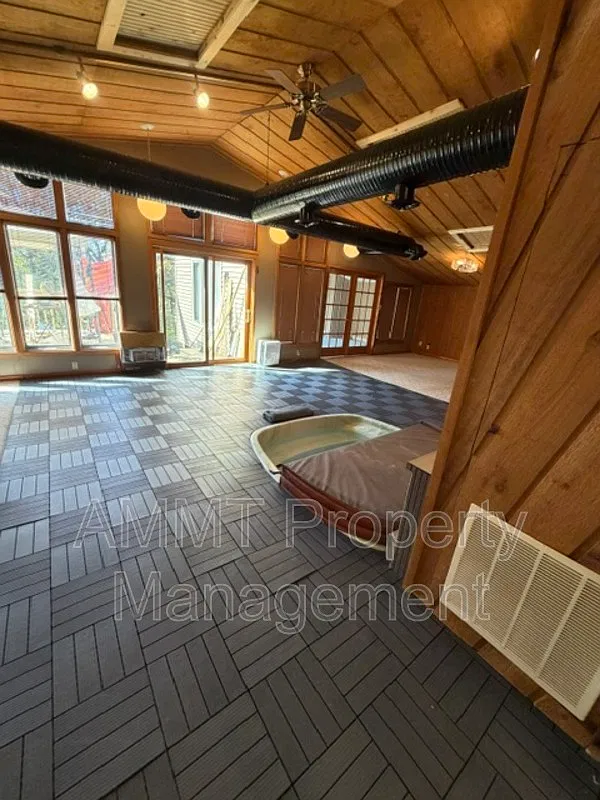 3 bed, 2.0 bath, $1,700 — Photo 1