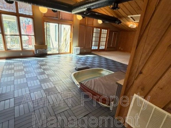 608 S Garnavillo St APT 1