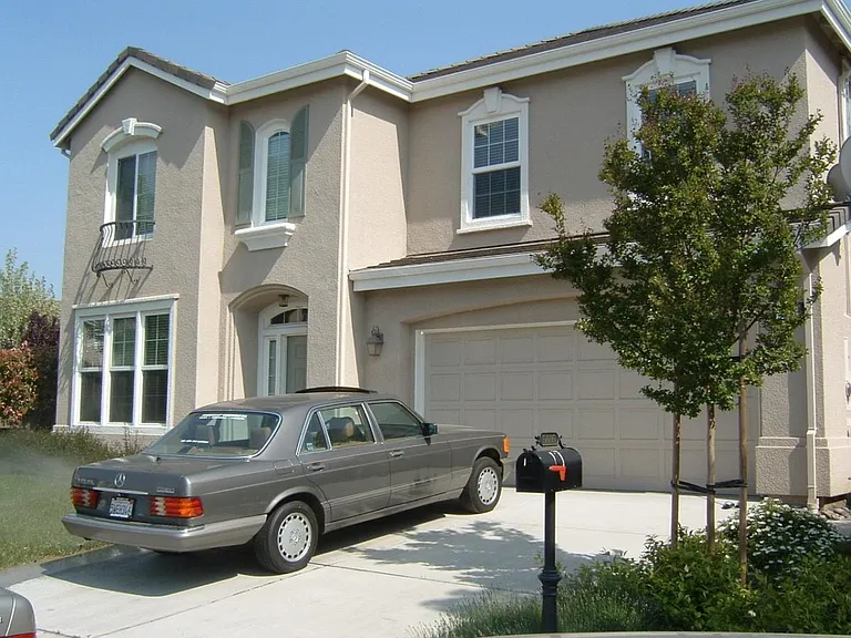 Maymont Ln — Photo 1