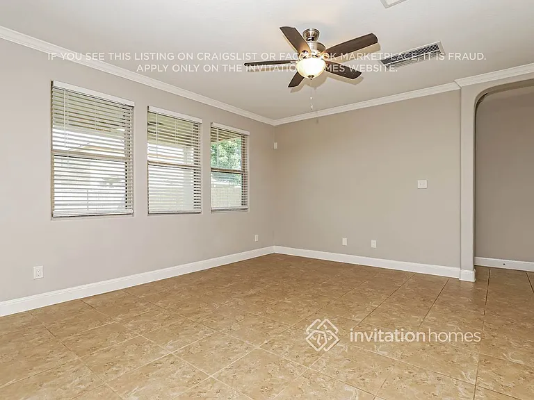 2527 Middleground — Photo 10