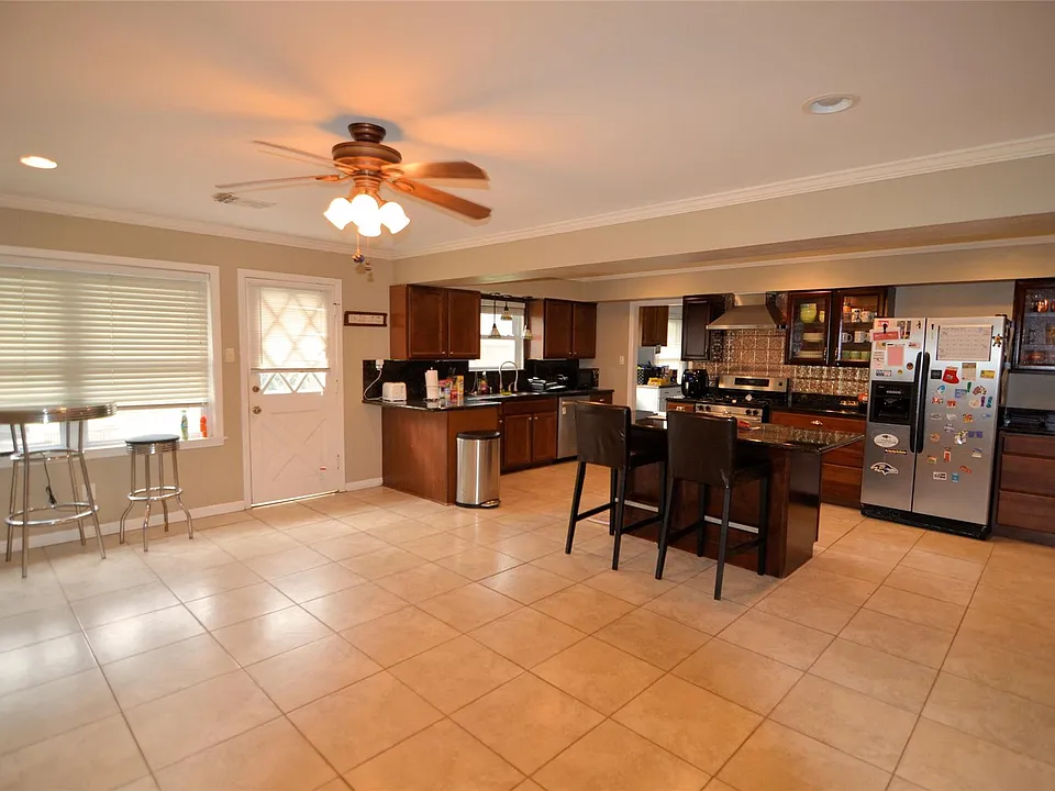 5215 Sanford Rd