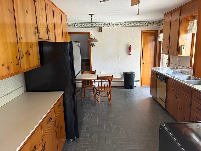 115 Oakmont Rd — Photo 4