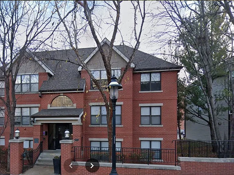 915 Washington St #203 — Photo 1
