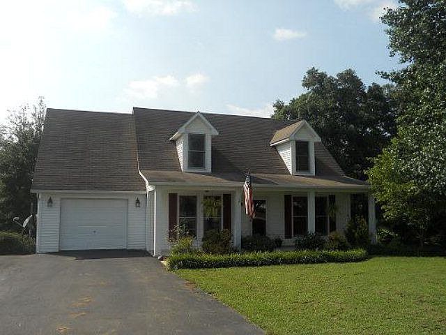 1st image of 3661 N Riveroaks Dr