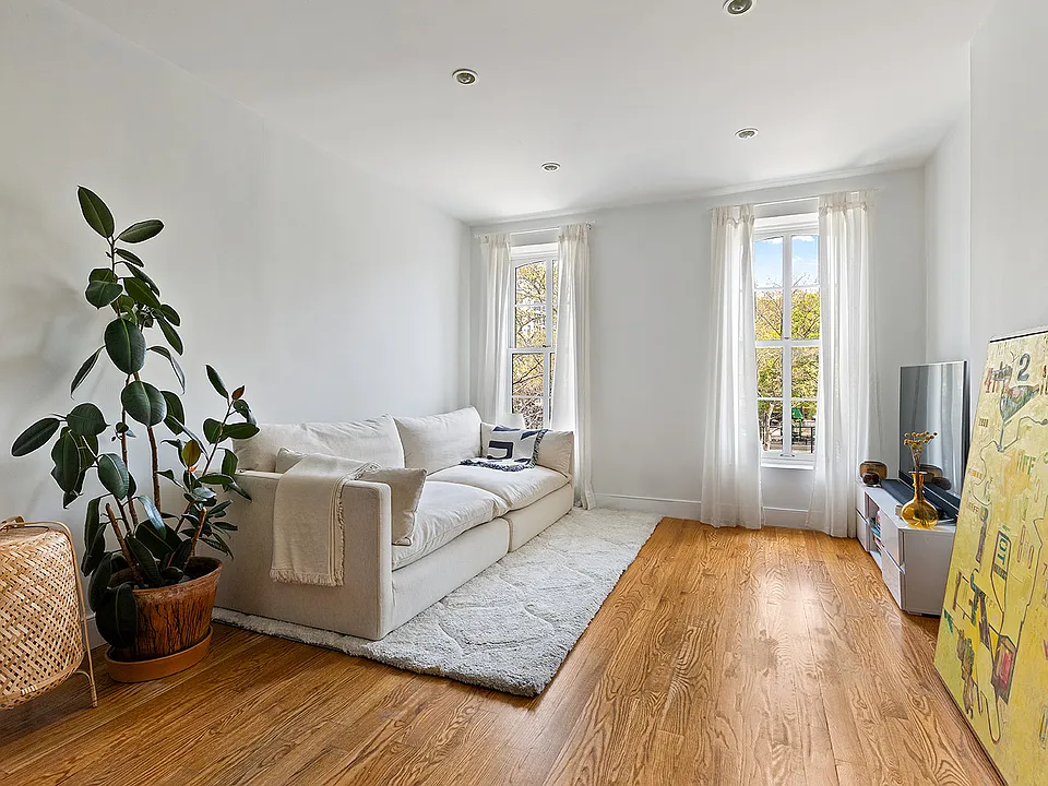 112 Washington Ave #2