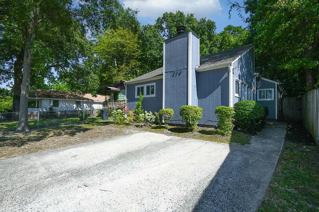 420 Beech St — Photo 2