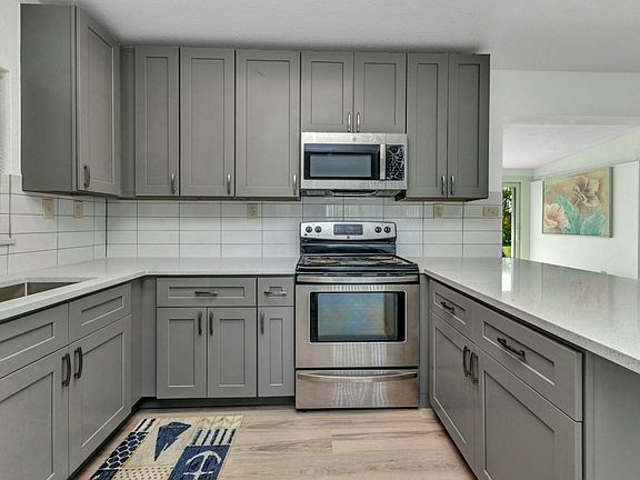 3rd image of 501 Palmetto Dr