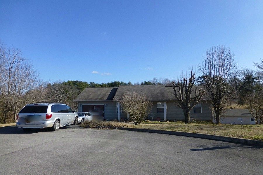 1st image of 3242 Bloomfield Cir