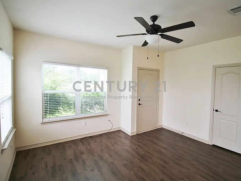 112 Bridle Ct — Photo 5