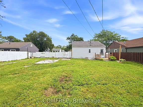 4th image of 142 McArthur Ave